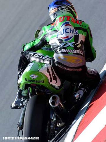 izutsu_vert_action_9879723.jpg